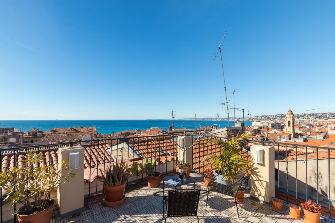 Le Château - THE MOST BEAUTIFUL SIGHT IN OLD TOWN, private terrace Nisa Exterior foto