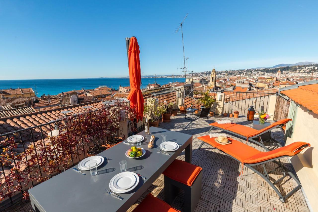 Le Château - THE MOST BEAUTIFUL SIGHT IN OLD TOWN, private terrace Nisa Exterior foto