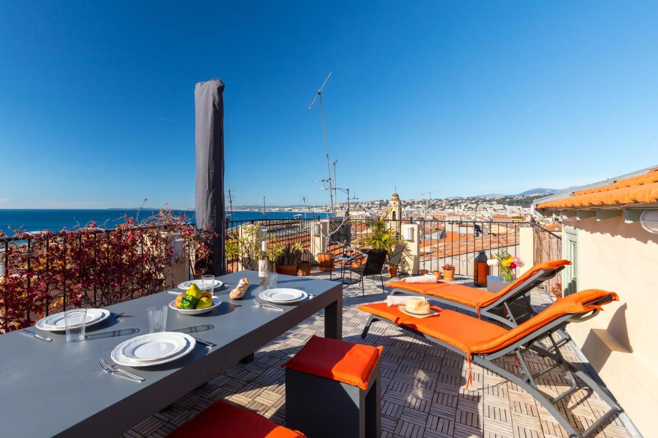 Le Château - THE MOST BEAUTIFUL SIGHT IN OLD TOWN, private terrace Nisa Exterior foto