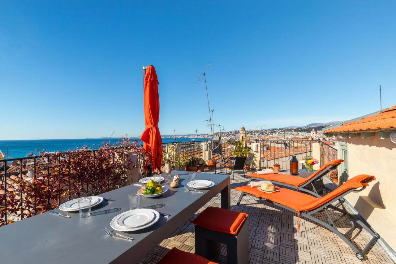 Le Château - THE MOST BEAUTIFUL SIGHT IN OLD TOWN, private terrace Nisa Exterior foto