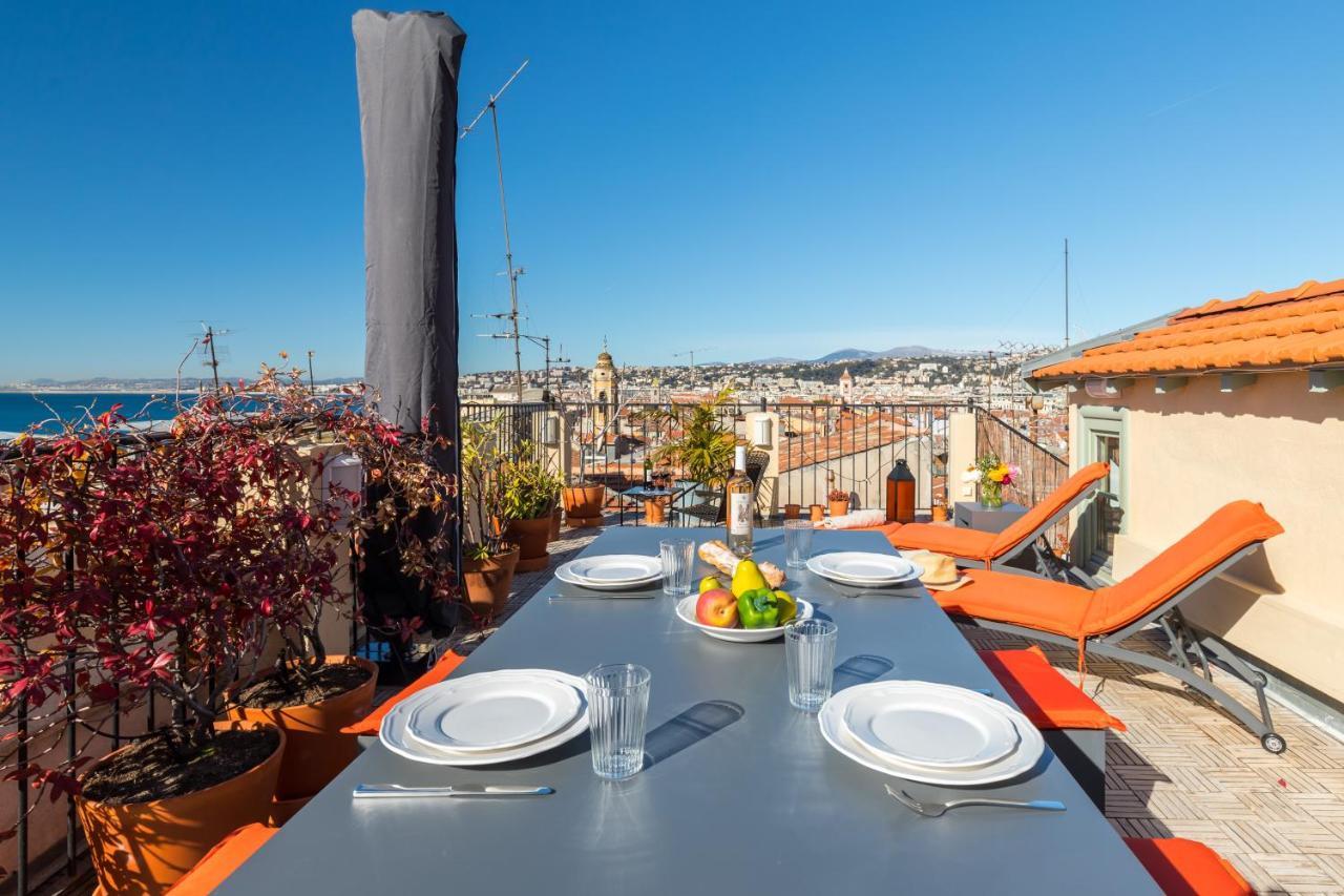 Le Château - THE MOST BEAUTIFUL SIGHT IN OLD TOWN, private terrace Nisa Exterior foto